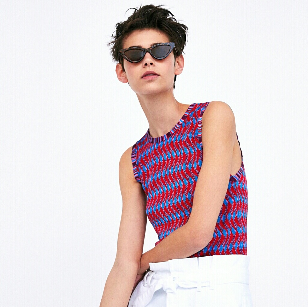 Silky knit jacquard top NWT